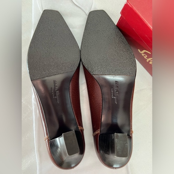 Vintage Salvatore Farragamo Heels. Womens size 9. - Picture 7 of 7